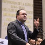 Naveda lleva electricidad a comunidad rural de Xico, Veracruz