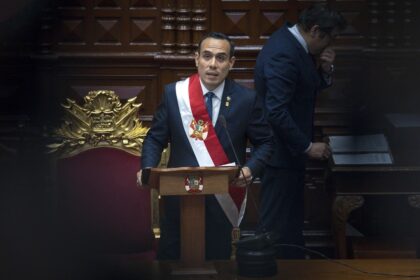 José Jerí asume presidencia de Perú tras destitución de Boluarte