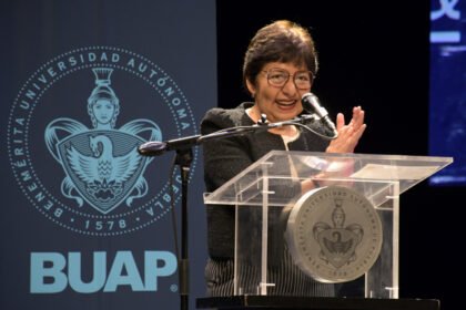BUAP rinde homenaje a 802 egresados de la Preparatoria 2 de Octubre